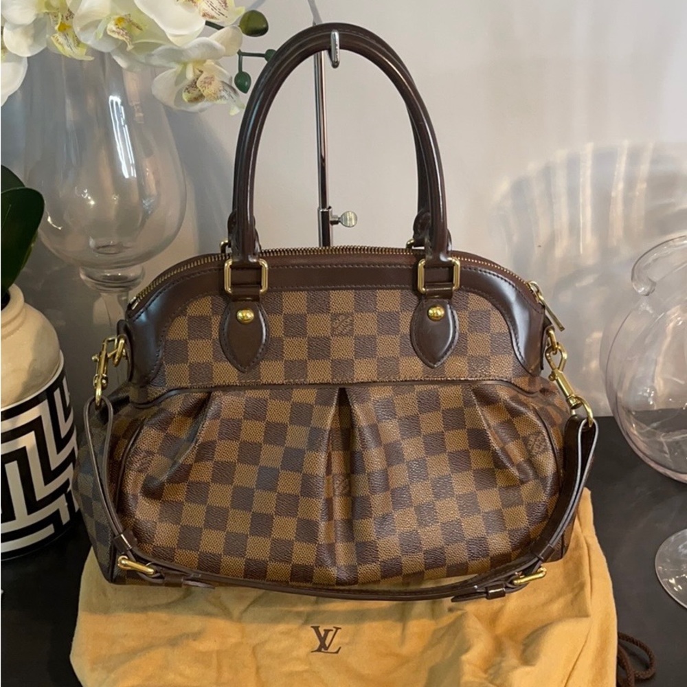 Authentic Louis Vuitton Classic Trevi PM Bag - Picture 1 of 17